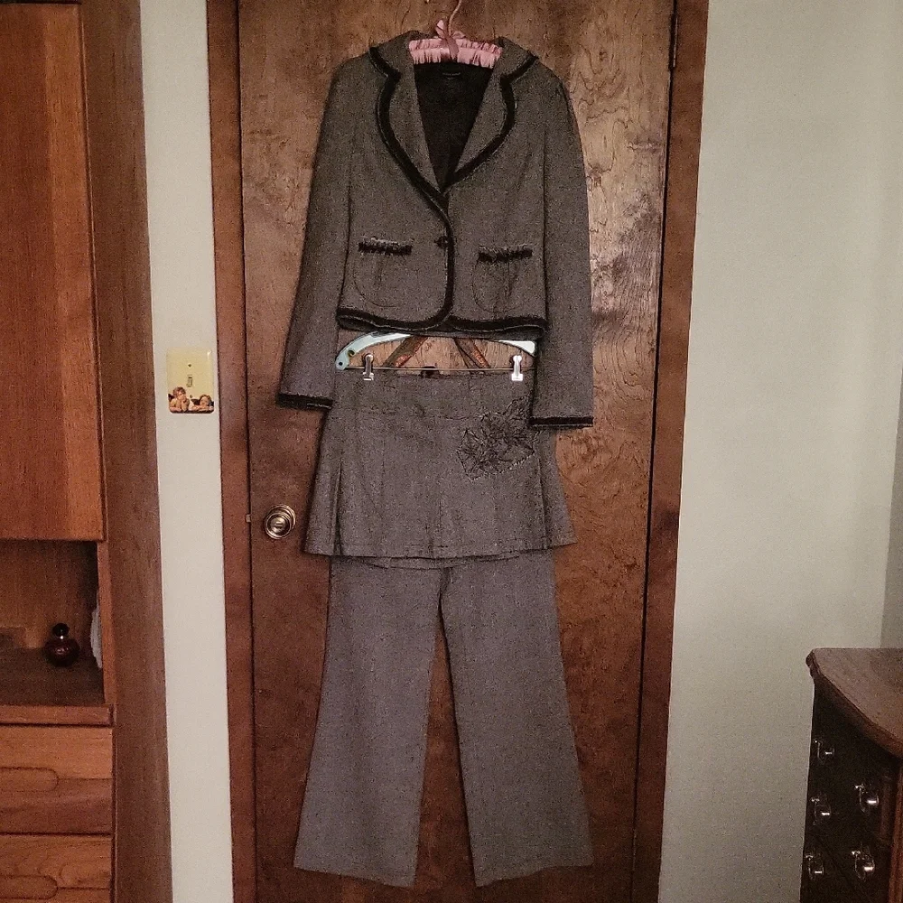 Y2K Guess Unique RARE FIND 3 Pc Lined Pants,lined skirt, Lined blazer Medium 29 - Picture 5 of 15